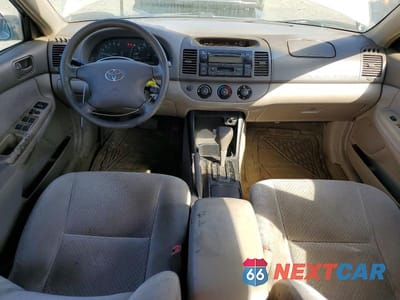 Zdjęcie 8 z 11 samochodu: 2004 TOYOTA CAMRY LE VIN:4T1BE32K14U831740 - miniatura