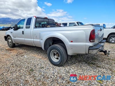 Trzecie zdjęcie samochodu z tyłu: 2000 FORD F350 SUPER DUTY VIN:1FTWX32F0YEB05869 - miniatura