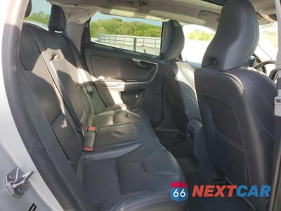 Zdjęcie 11 z 14 samochodu: 2017 VOLVO XC60 T5 DYNAMIC VIN:YV440MRRXH2161205 - miniatura