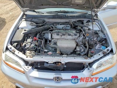 Zdjęcie 11 z 12 samochodu: 2000 HONDA ACCORD LX VIN:1HGCG6554YA106930 - miniatura