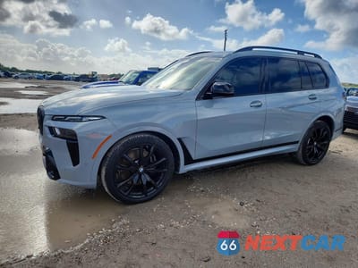 2025 BMW X7 M60I 5UX33EM07S9X33865 - główne zdjęcie licytacji z USA - miniatura