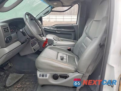 Zdjęcie 7 z 14 samochodu: 2004 FORD EXCURSION XLT VIN:1F1NU40S04EC36250 - miniatura