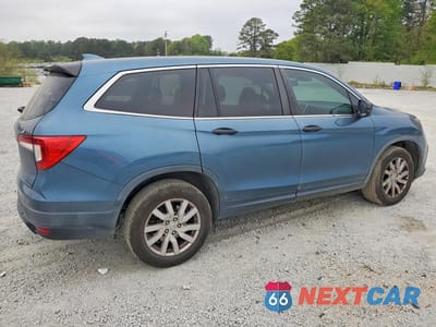 Trzecie zdjęcie samochodu z tyłu: 2019 HONDA PILOT LX VIN:5FNYF5H1XKB027268 - miniatura