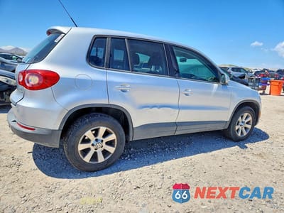 Trzecie zdjęcie samochodu z tyłu: 2010 VOLKSWAGEN TIGUAN SE VIN:WVGBV7AX6AW523838 - miniatura