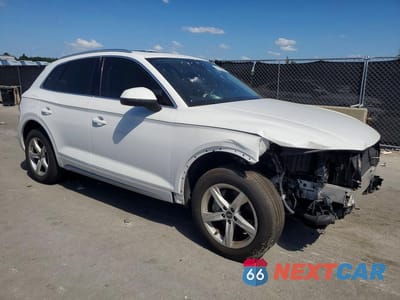 Czwarte zdjęcie samochodu z boku: 2021 AUDI Q5 PREMIUM VIN:WA1AAAFY6M2127201 - miniatura
