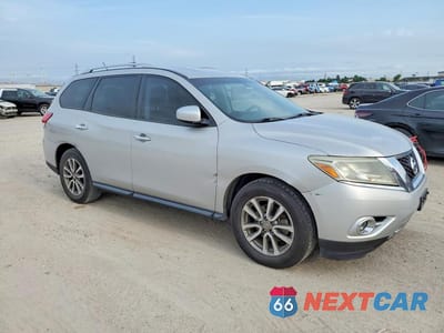 Czwarte zdjęcie samochodu z boku: 2015 NISSAN PATHFINDER SV VIN:5N1AR2MN7FC658378 - miniatura