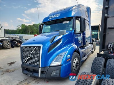 2022 VOLVO VNL SEMI TRUCK 4V4NC9EH8NN303803 - główne zdjęcie licytacji z USA - miniatura