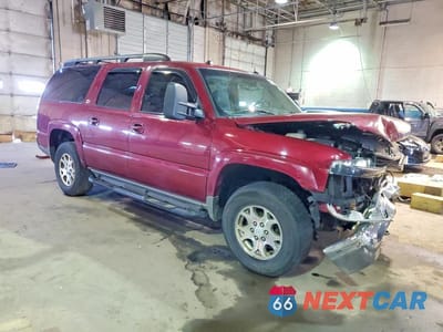 Czwarte zdjęcie samochodu z boku: 2004 CHEVROLET SUBURBAN K1500 VIN:3GNFK16Z84G233407 - miniatura