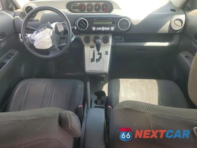 Zdjęcie 8 z 12 samochodu: 2008 TOYOTA SCION XB VIN:JTLKE50E181043999 - miniatura