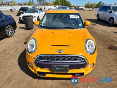 Piąte zdjęcie samochodu w środku: 2017 MINI COOPER S VIN:WMWXU3C55H2D31958 - miniatura