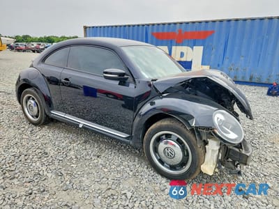 Czwarte zdjęcie samochodu z boku: 2018 VOLKSWAGEN BEETLE S VIN:3VWFD7AT1JM706003 - miniatura