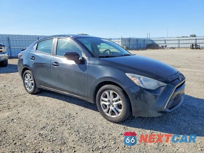 Czwarte zdjęcie samochodu z boku: 2017 TOYOTA YARIS IA BASE VIN:3MYDLBYV9HY185253 - miniatura