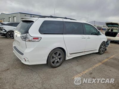 Trzecie zdjęcie samochodu z tyłu: 2017 TOYOTA SIENNA SE VIN:5TDXZ3DC5HS827592 - miniatura