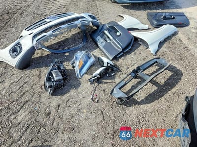 Zdjęcie 13 z 14 samochodu: 2021 MERCEDES-BENZ GLB 250 VIN:W1N4M4GB1MW099489 - miniatura