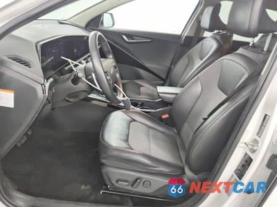 Zdjęcie 7 z 13 samochodu: 2023 KIA NIRO EV WIND VIN:KNDCR3L1XP5026689 - miniatura