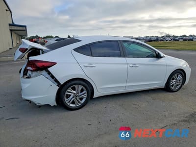 Trzecie zdjęcie samochodu z tyłu: 2020 HYUNDAI ELANTRA VALUE EDITION VIN:5NPD84LF4LH591443 - miniatura