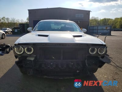 Piąte zdjęcie samochodu w środku: 2023 DODGE CHALLENGER SXT VIN:2C3CDZAG8PH549182 - miniatura