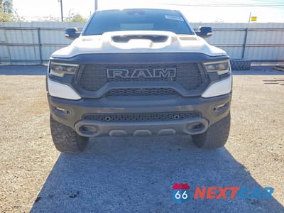 Piąte zdjęcie samochodu w środku: 2021 RAM 1500 TRX VIN:1C6SRFU9XMN803439 - miniatura