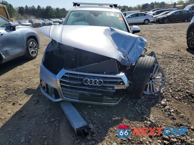 Piąte zdjęcie samochodu w środku: 2019 AUDI Q5 PREMIUM PLUS VIN:WA1BNAFY6K2096151 - miniatura