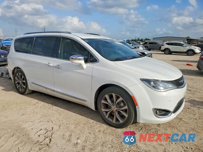 Czwarte zdjęcie samochodu z boku: 2017 CHRYSLER PACIFICA LIMITED VIN:2C4RC1GG5HR835973 - miniatura
