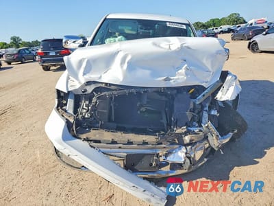 Piąte zdjęcie samochodu w środku: 2016 RAM 1500 LARAMIE VIN:1C6RR7NTXGS138188 - miniatura