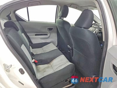 Zdjęcie 10 z 12 samochodu: 2012 TOYOTA PRIUS C THREE VIN:JTDKDTB38C1026463 - miniatura