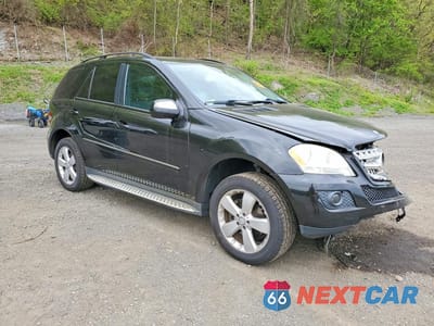Czwarte zdjęcie samochodu z boku: 2009 MERCEDES-BENZ ML 350 VIN:4JGBB86E89A530434 - miniatura