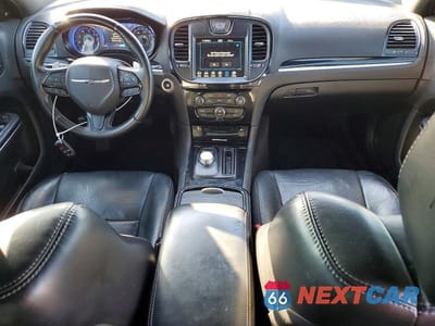 Zdjęcie 8 z 13 samochodu: 2018 CHRYSLER 300 S VIN:2C3CCABG5JH137246 - miniatura