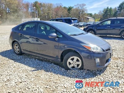 Czwarte zdjęcie samochodu z boku: 2010 TOYOTA PRIUS III VIN:JTDKN3DU3A0104301 - miniatura