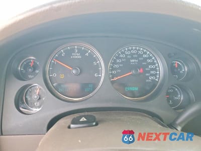 Zdjęcie 9 z 14 samochodu: 2013 CHEVROLET SUBURBAN C1500 LT VIN:1GNSCJE03DR103811 - miniatura