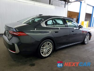 Trzecie zdjęcie samochodu z tyłu: 2025 BMW 530 I VIN:WBA43FJ07SCU64329 - miniatura