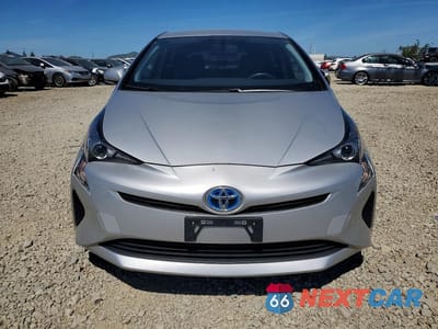 Piąte zdjęcie samochodu w środku: 2016 TOYOTA PRIUS FOUR VIN:JTDKARFU2G3023728 - miniatura