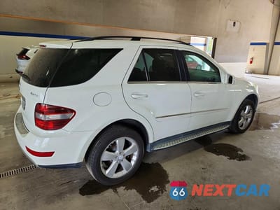 Trzecie zdjęcie samochodu z tyłu: 2011 MERCEDES-BENZ ML 350 4MATIC VIN:4JGBB8GB2BA702371 - miniatura