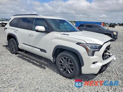 Czwarte zdjęcie samochodu z boku: 2023 TOYOTA SEQUOIA PLATINUM VIN:7SVAAABA1PX012579 - miniatura