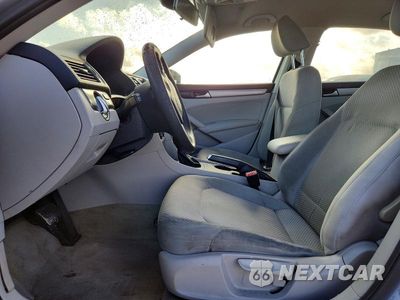 Zdjęcie 7 z 12 samochodu: 2014 VOLKSWAGEN PASSAT S VIN:1VWAS7A30EC027962 - miniatura
