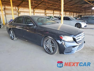 Czwarte zdjęcie samochodu z boku: 2018 MERCEDES-BENZ E 300 VIN:WDDZF4JB5JA404233 - miniatura