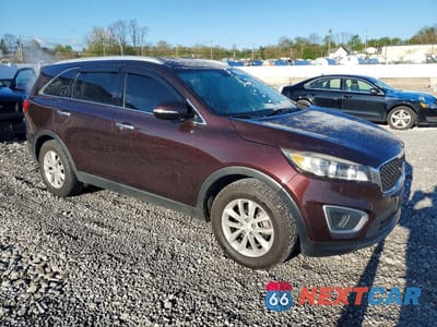 Czwarte zdjęcie samochodu z boku: 2016 KIA SORENTO LX V6 VIN:5XYPG4A54GG017268 - miniatura