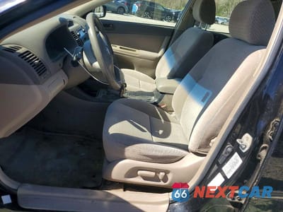 Zdjęcie 7 z 12 samochodu: 2004 TOYOTA CAMRY VIN:4T1BE32KX3U152631 - miniatura