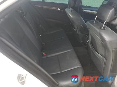 Zdjęcie 10 z 12 samochodu: 2008 MERCEDES-BENZ C 350 VIN:WDDGF56X88F158180 - miniatura