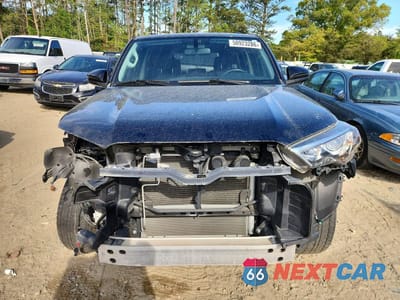 Piąte zdjęcie samochodu w środku: 2019 TOYOTA 4RUNNER SR5 VIN:JTEBU5JR6K5667129 - miniatura