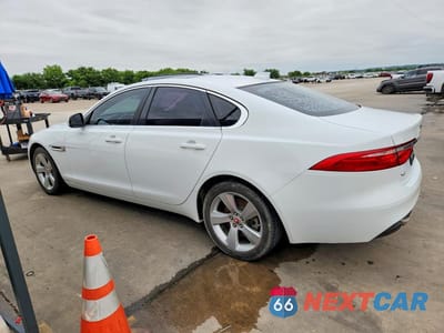 Drugie zdjęcie samochodu z przodu: 2018 JAGUAR XF VIN:SAJBR4FX5JCY70175 - miniatura