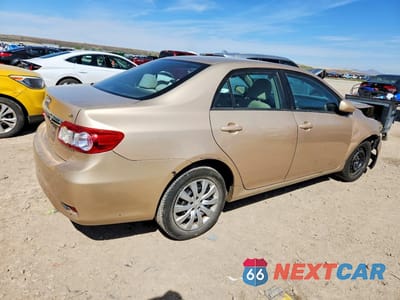 Trzecie zdjęcie samochodu z tyłu: 2012 TOYOTA COROLLA LE VIN:2T1BU4EE9CC822850 - miniatura