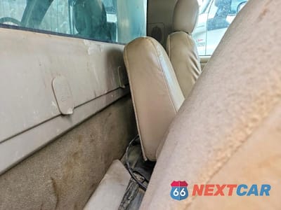 Zdjęcie 10 z 12 samochodu: 2005 CHEVROLET SILVERADO DUMP TRUCK VIN:1GBJK34G15E294109 - miniatura