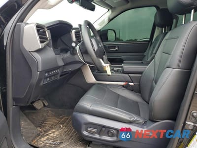 Zdjęcie 7 z 12 samochodu: 2024 TOYOTA TUNDRA CREWMAX LIMITED VIN:5TFJA5DB9RX165625 - miniatura