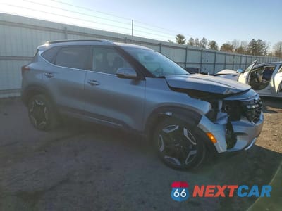 Czwarte zdjęcie samochodu z boku: 2024 KIA SELTOS SX VIN:KNDETCA78R7489374 - miniatura