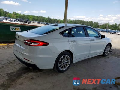 Trzecie zdjęcie samochodu z tyłu: 2019 FORD FUSION SE VIN:3FA6P0HD9KR107845 - miniatura