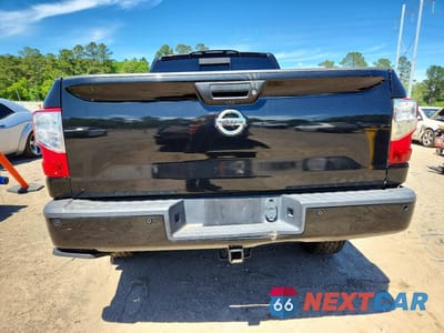 Zdjęcie 6 z 11 samochodu: 2018 NISSAN TITAN XD PRO-4X VIN:1N6BA1F46JN517956 - miniatura
