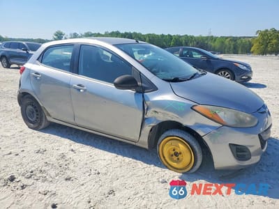 Czwarte zdjęcie samochodu z boku: 2013 MAZDA MAZDA2 VIN:JM1DE1KY1D0155156 - miniatura