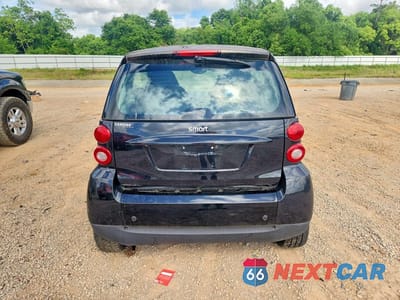 Zdjęcie 6 z 12 samochodu: 2012 SMART FORTWO PURE VIN:WMEEJ3BAXCK572181 - miniatura