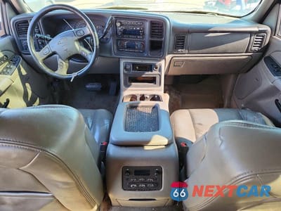 Zdjęcie 8 z 13 samochodu: 2005 CHEVROLET SUBURBAN K1500 VIN:3GNFK16ZX5G129003 - miniatura